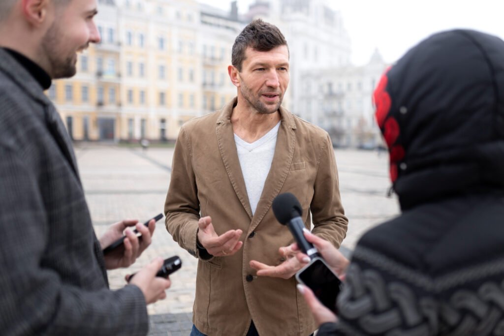 Dear England, reviews from Critics and Audiences.